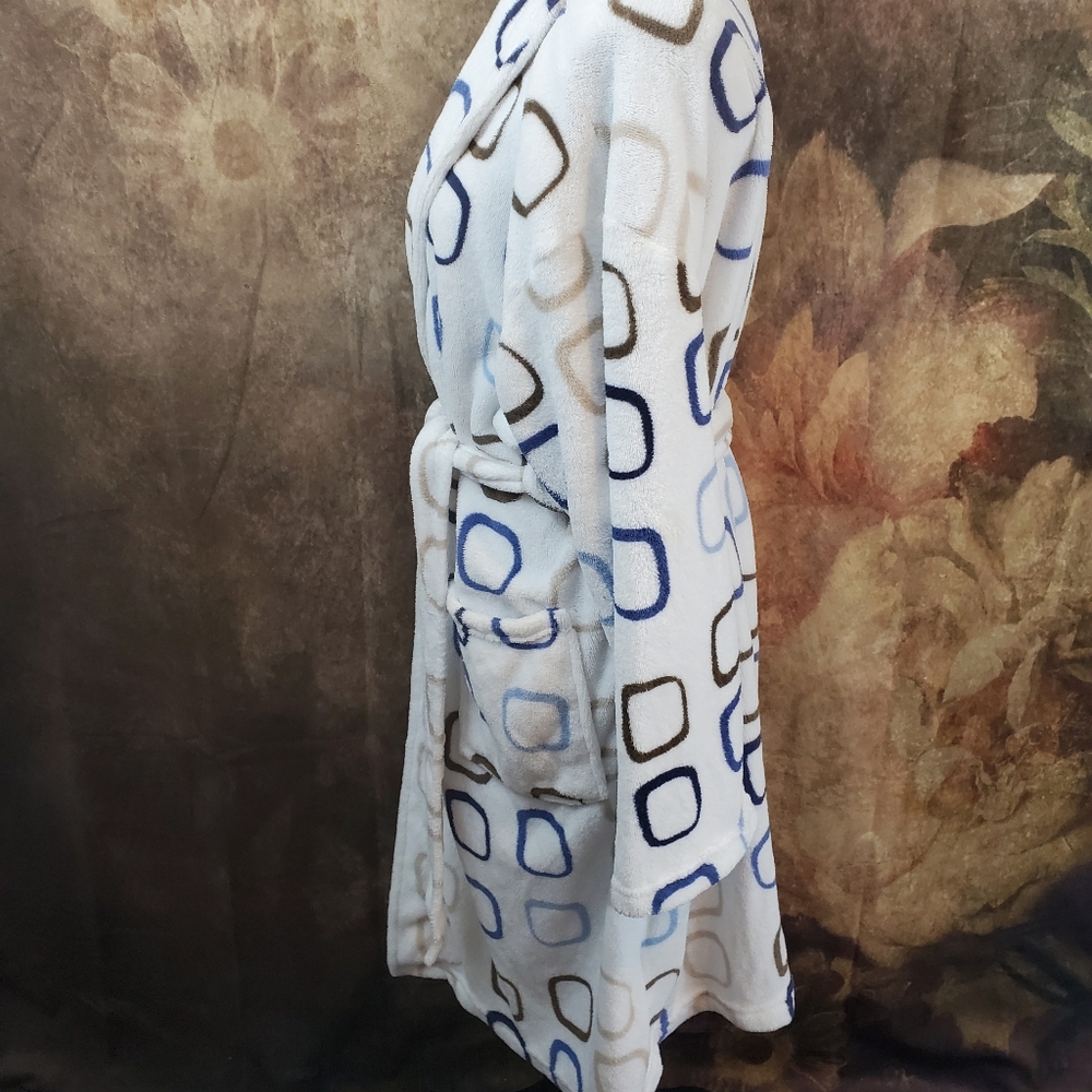 Robe - Picture 5 of 5